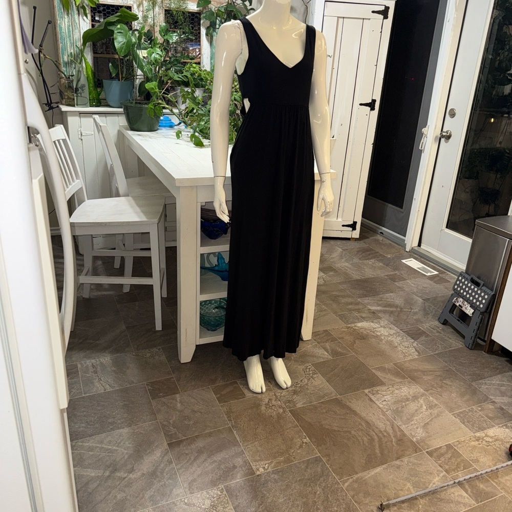 Final touch open sided Elegant Black Maxi Dress rayon blend Lg like new